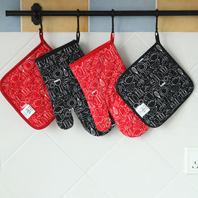 Insulated Oven Gloves for Kitchen Microwave Use