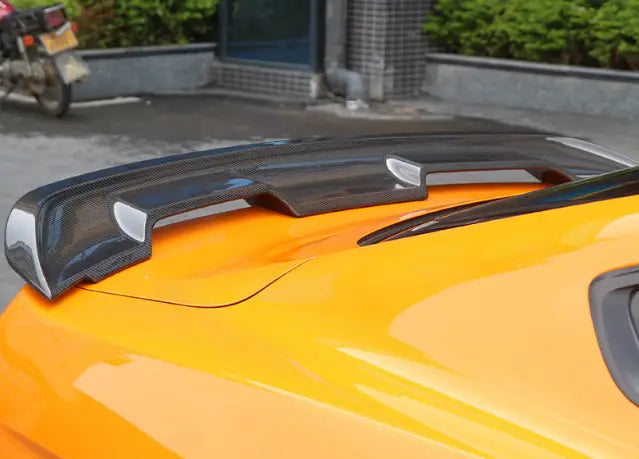 Mustang GT500 rear wing installation