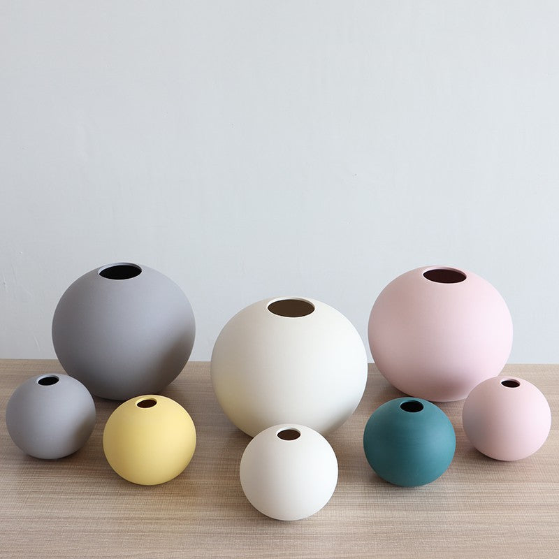 Nordic Style Round Ceramic Vase Decorative Piece