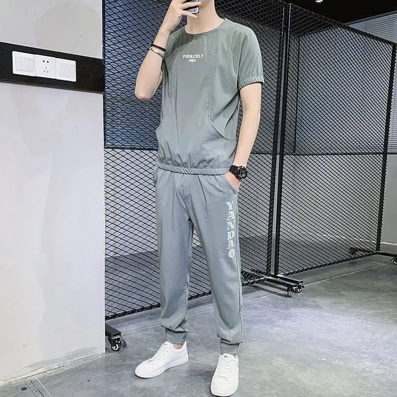 Handsome Ice Silk Men’s Short-sleeved Sports T-shirt