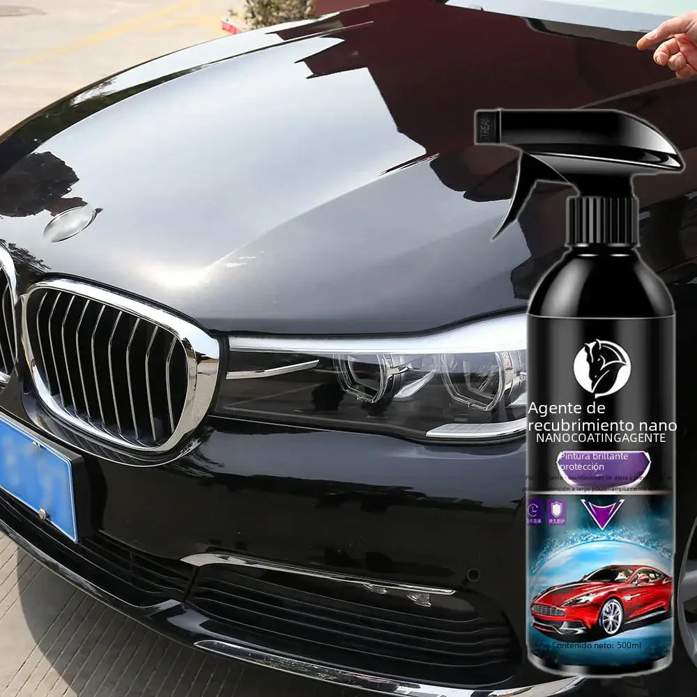 Black spray bottle with a black trigger nozzle, labeled ’agente de recubrimiento nano’ and featuring an image of a red sports car on its label.