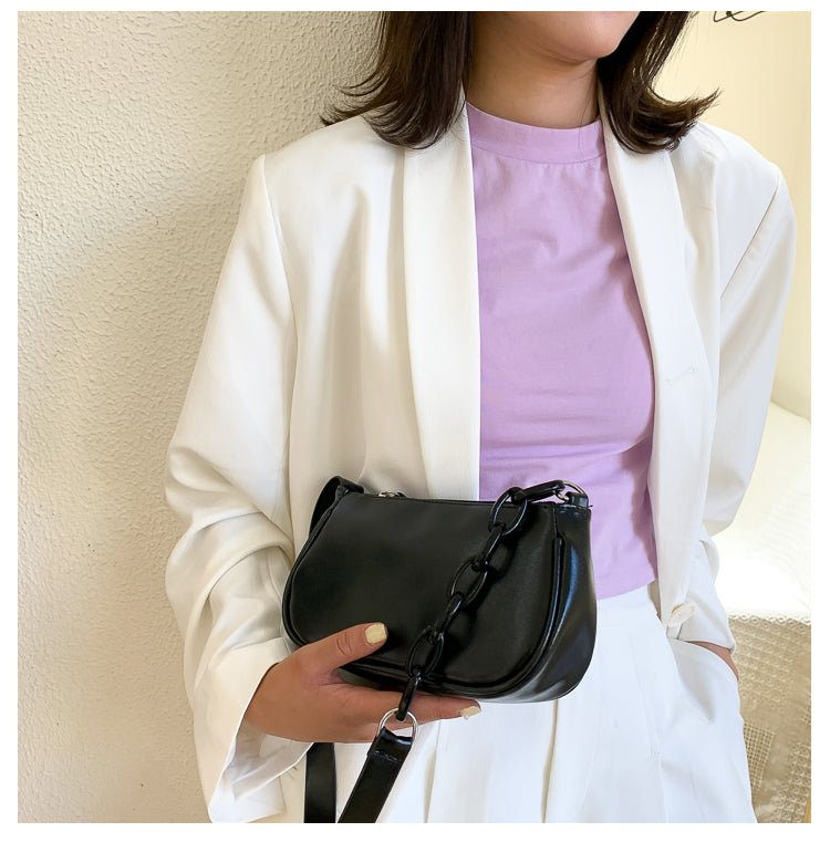 Trendy Women's Shoulder Bag with Chain Strap (Summer)