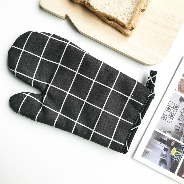 Insulated Kitchen Gloves for Oven and Steamer Use