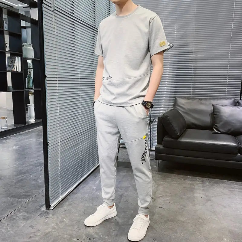 Handsome Ice Silk Men’s Short-sleeved Sports T-shirt