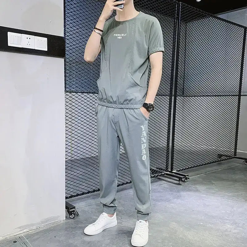 Handsome Ice Silk Men's Short-sleeved Sports T-shirt